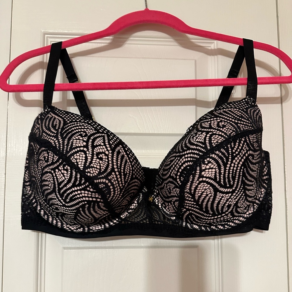 Daisy Fuentes push up bra 42D